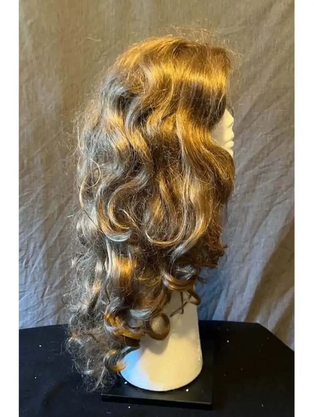 Long Wavy Honey Blonde Synthetic Wig
